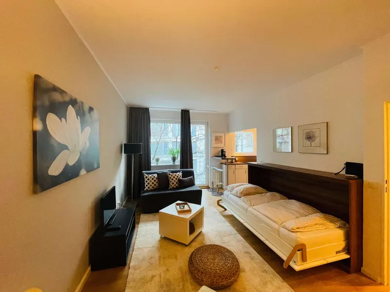Möbliertes 1-Zimmer-Apartment in gefragter City-West-Lage — photo 1